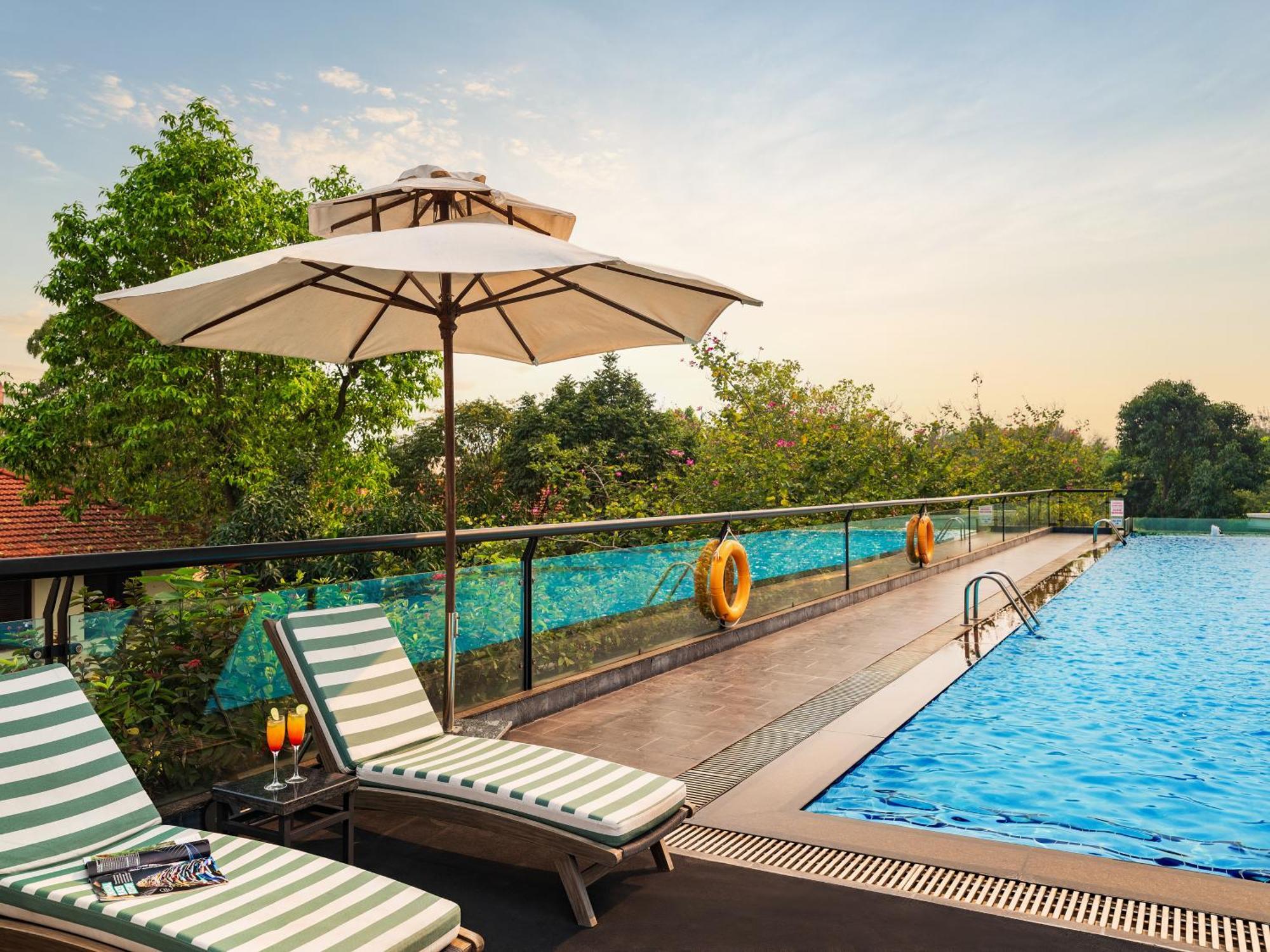 Elegant Suites Westlake Hanoi Esterno foto