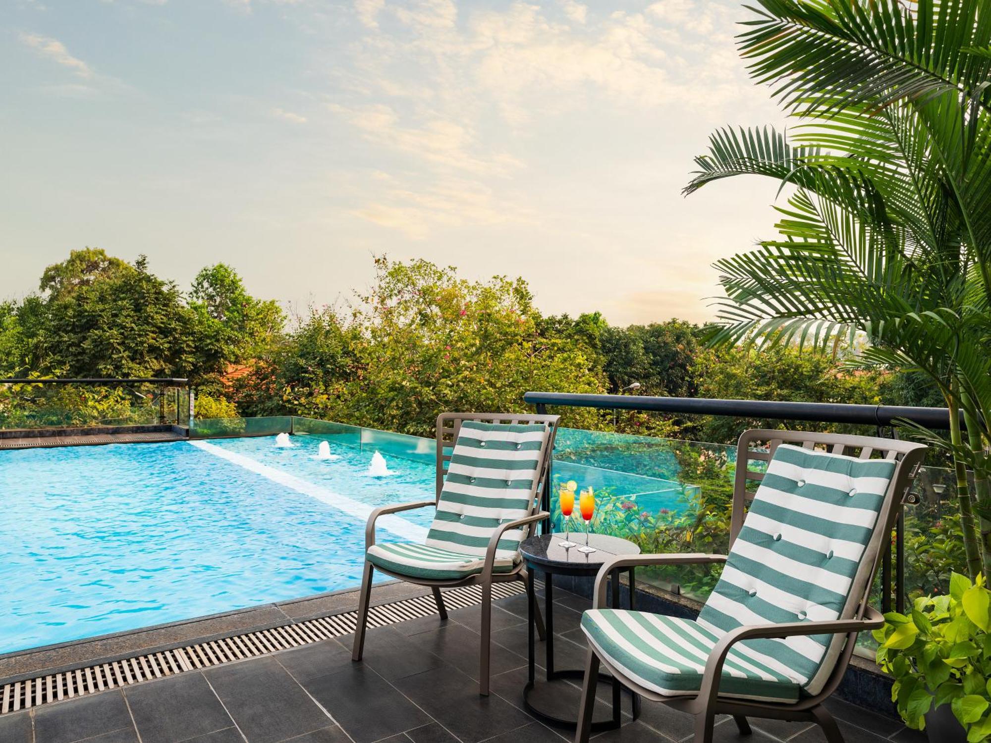 Elegant Suites Westlake Hanoi Esterno foto